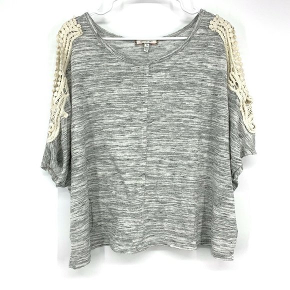 Anthropologie Tops - Anthropologie Eri + Ali Top Gray Beige Crochet Split Sleeve